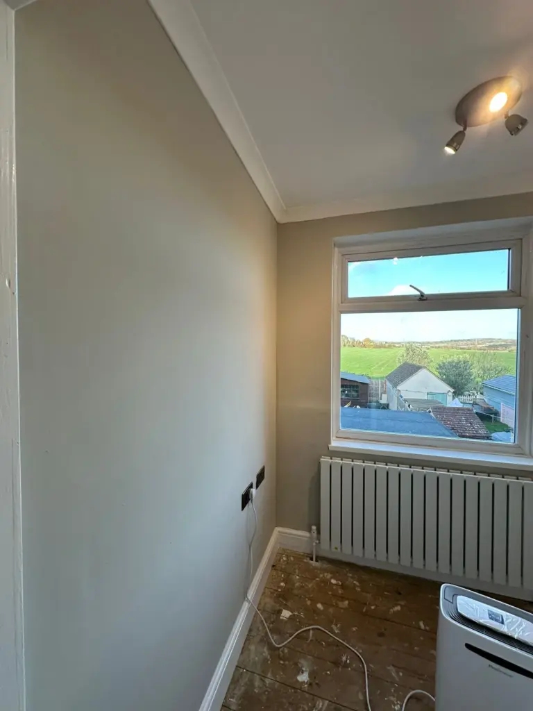 finished-hallway-redecoration-building-works-london-summit-services-london-ltd