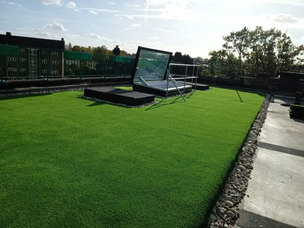rooftop-artificial-grass-outdoor-area-london