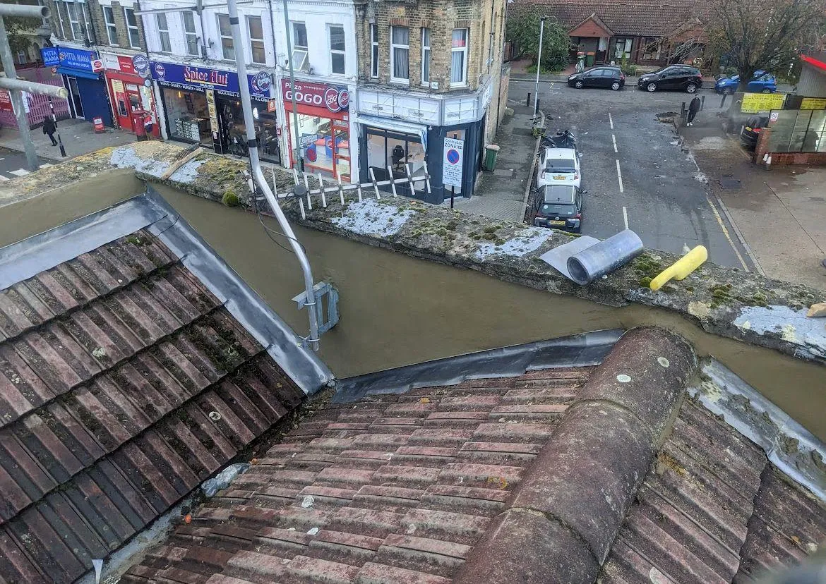 shop-roof-valley-gutter-roof-repair-service-london