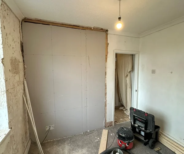 bedroom-plastering-work-in-progress-building-works-london-summit-services-london-ltd