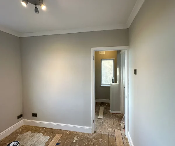 landing-and-bedroom-redecoration-building-services-near-me-london