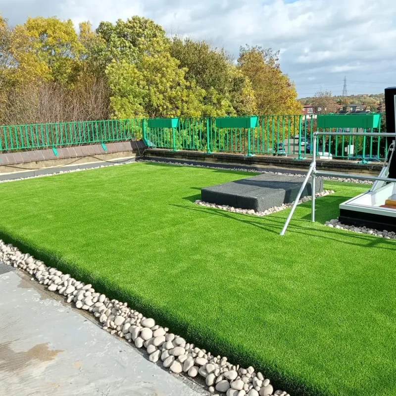 roof-terrace-artificial-grass-building-and-roofing-london