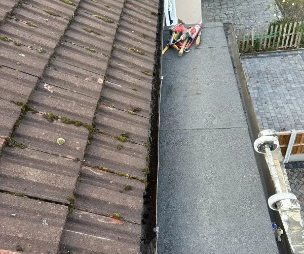 valley-gutter-felt-roof-repair-roofing-company-in-london
